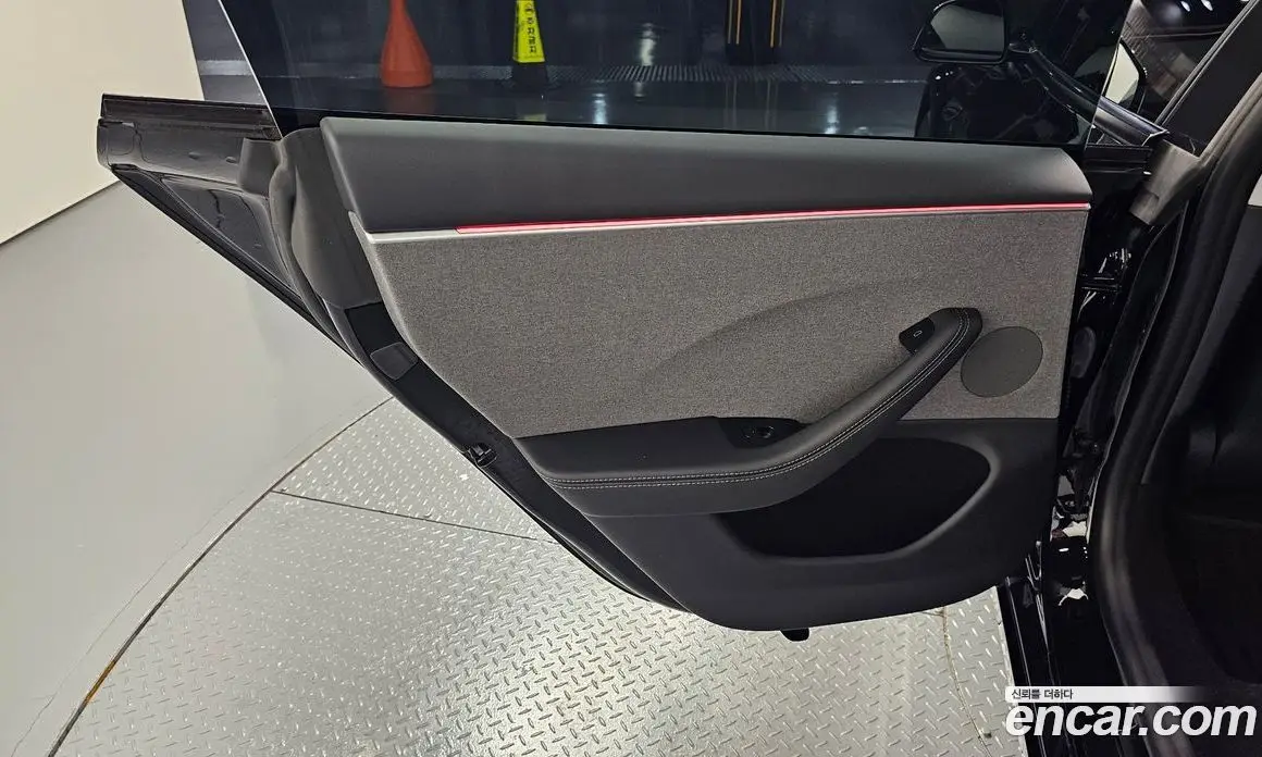 Tesla Model 3 2024 0.2 автомат (гидро), фото 13