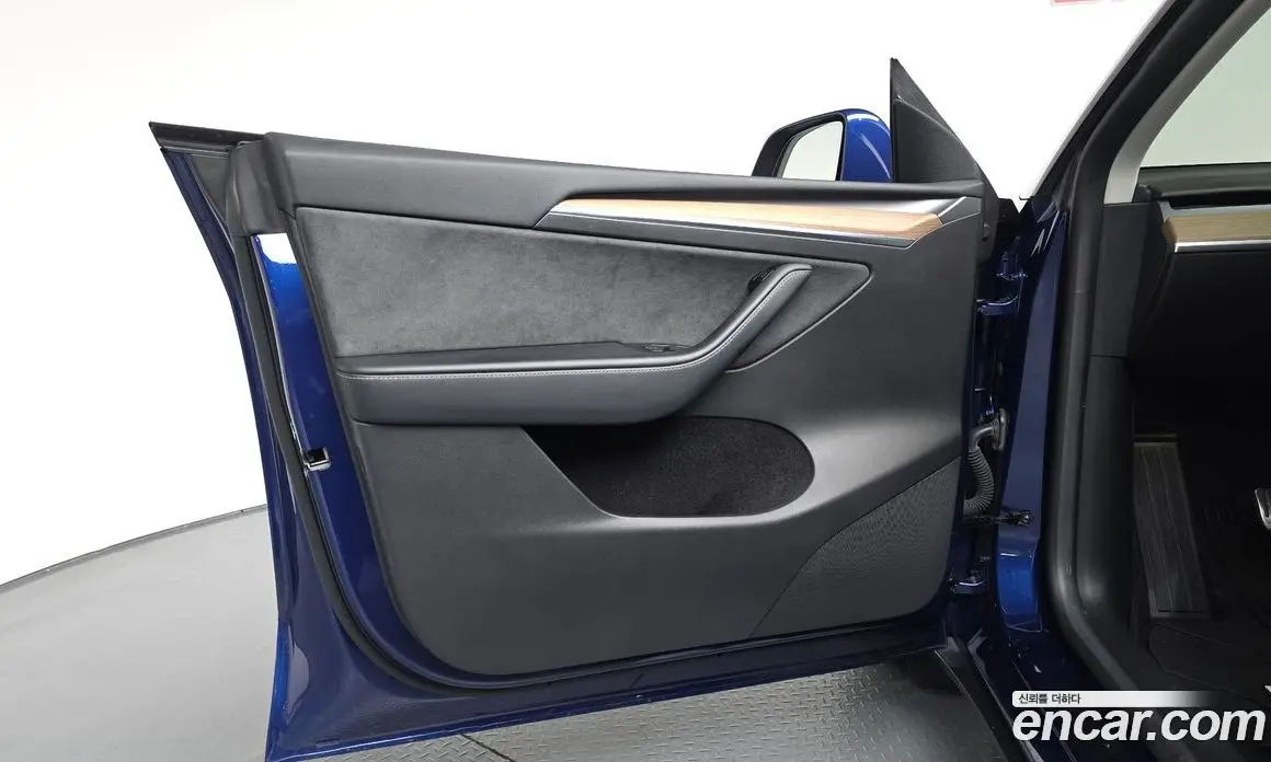 Tesla Model Y 2023 0.2 автомат (гидро), фото 13