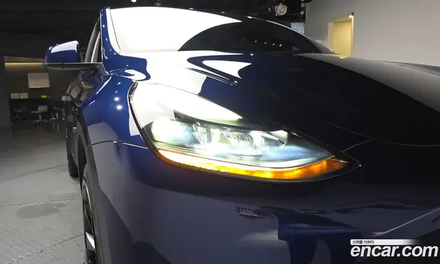 Tesla Model Y 2023 0.2 автомат (гидро), миниатюра 7