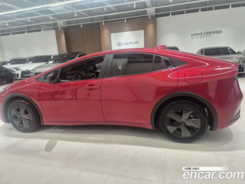 Toyota Prius 2024 2.0 автомат (вариатор), фото 13