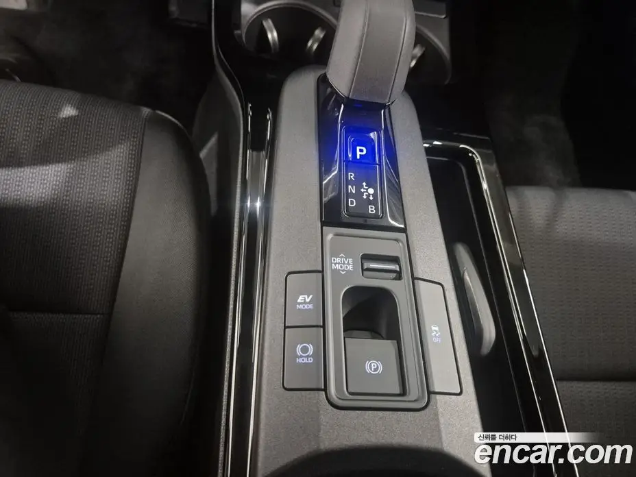 Toyota Prius 2024 2.0 автомат (вариатор), фото 9