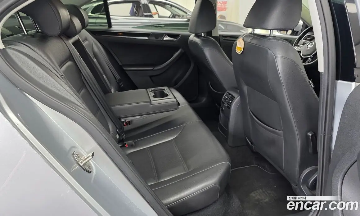 Volkswagen Jetta 2015 2.0 автомат (гидро), фото 11