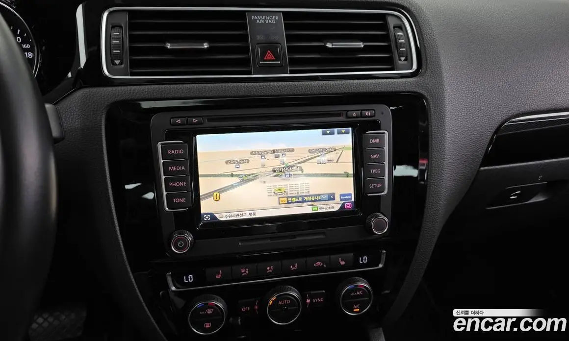 Volkswagen Jetta 2015 2.0 автомат (гидро), фото 13