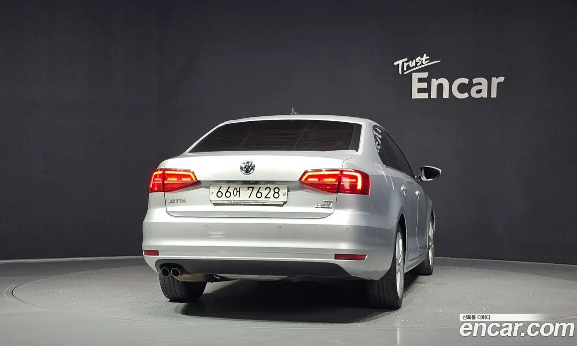 Volkswagen Jetta 2015 2.0 автомат (гидро), фото 4