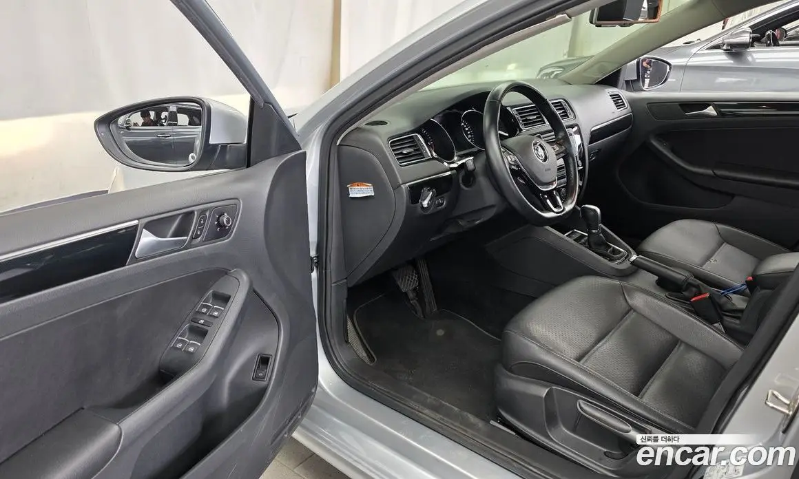 Volkswagen Jetta 2015 2.0 автомат (гидро), фото 10