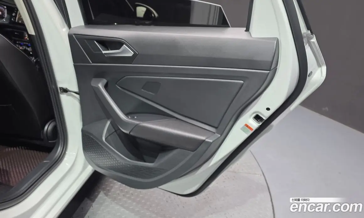 Volkswagen Jetta 2023 1.5 автомат (гидро), фото 15