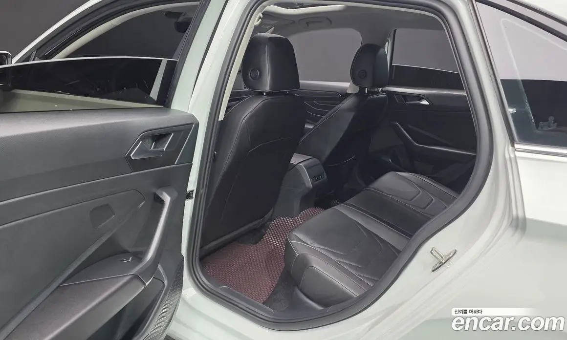 Volkswagen Jetta 2023 1.5 автомат (гидро), фото 18