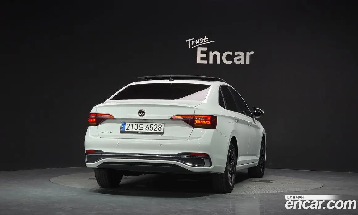 Volkswagen Jetta 2023 1.5 автомат (гидро), фото 4