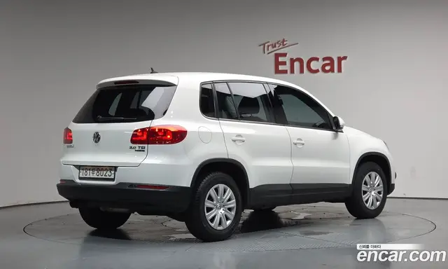 Volkswagen Tiguan 2014 2.0 автомат (гидро), миниатюра 2