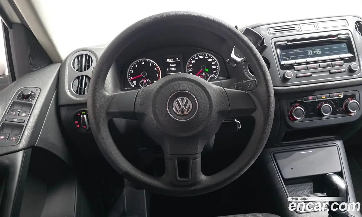 Volkswagen Tiguan 2014 2.0 автомат (гидро), фото 12