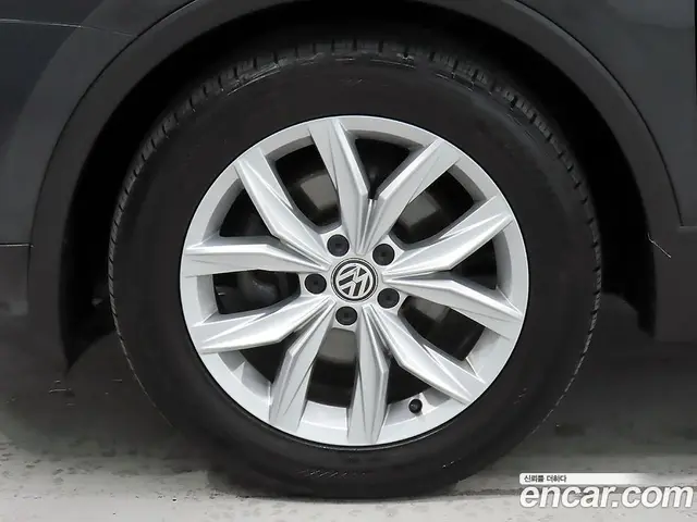 Volkswagen Tiguan 2020 2.0 автомат (гидро), миниатюра 5