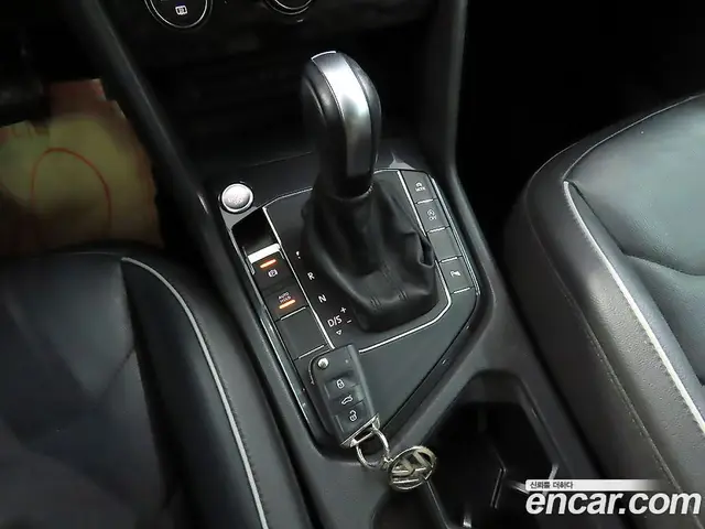 Volkswagen Tiguan 2020 2.0 автомат (гидро), миниатюра 9