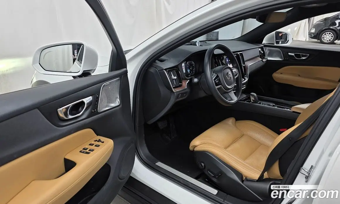 Volvo V60 2020 2.0 автомат (гидро), фото 13