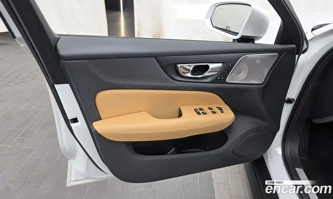 Volvo V60 2020 2.0 автомат (гидро), фото 14