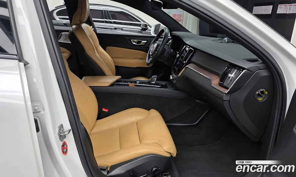 Volvo V60 2020 2.0 автомат (гидро), фото 16