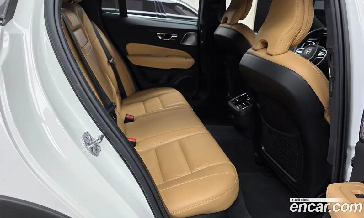 Volvo V60 2020 2.0 автомат (гидро), фото 17