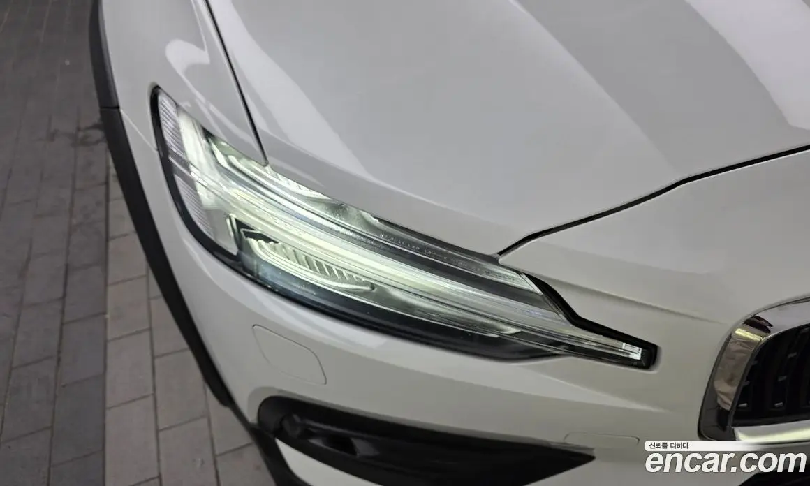 Volvo V60 2020 2.0 автомат (гидро), фото 8