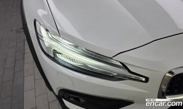 Volvo V60 2020 2.0 автомат (гидро), миниатюра 8