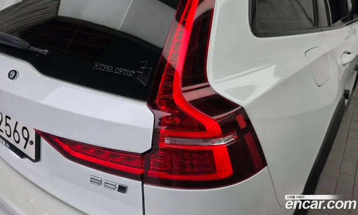 Volvo V60 2020 2.0 автомат (гидро), фото 9