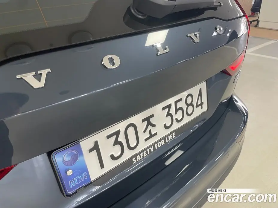 Volvo V60 2024 2.0 автомат (гидро), фото 18