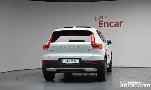 Volvo XC40 2022 2.0 автомат (гидро), миниатюра 3