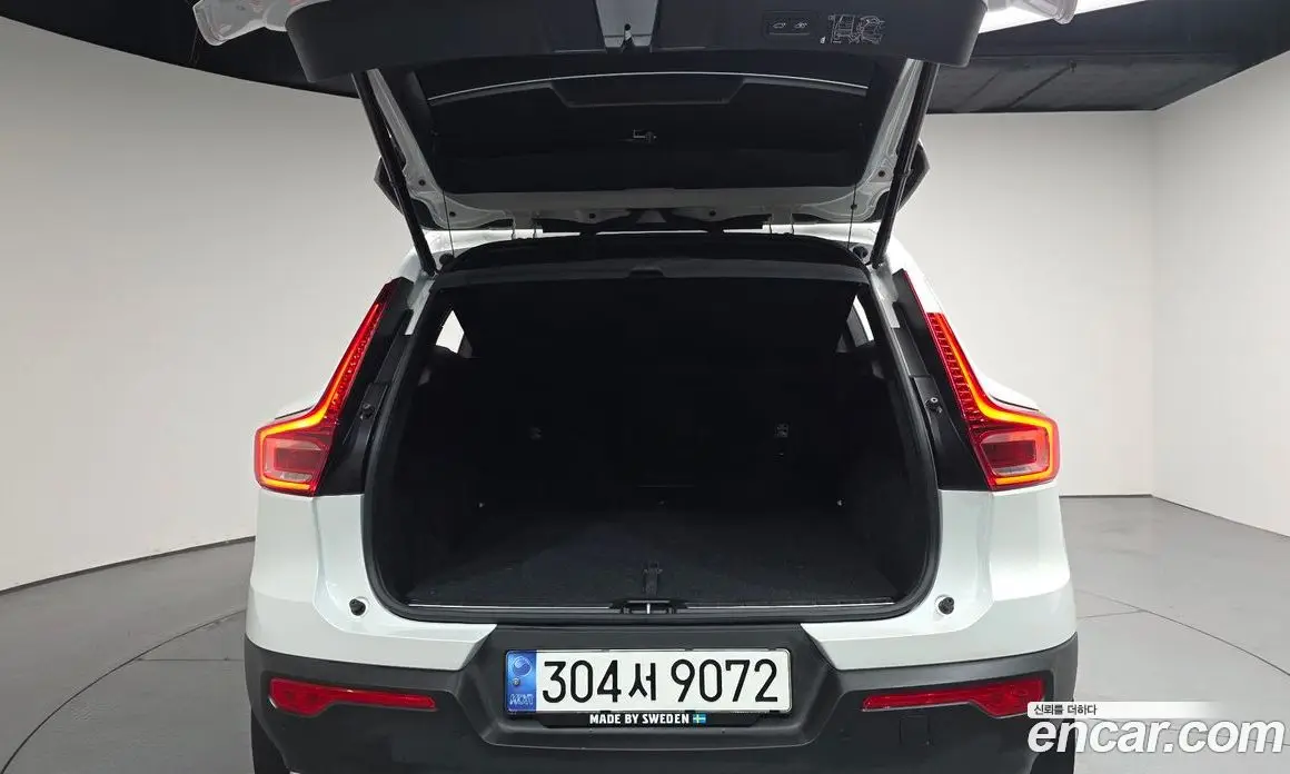 Volvo XC40 2022 2.0 автомат (гидро), фото 25