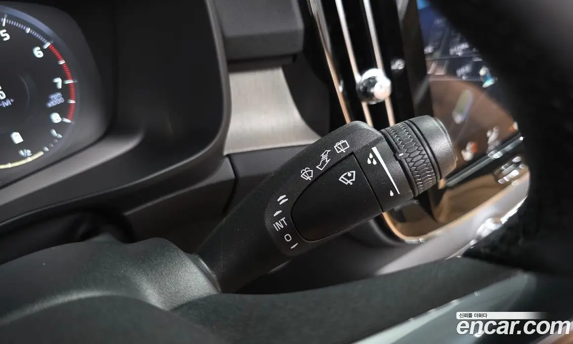 Volvo XC40 2022 2.0 автомат (гидро), фото 32