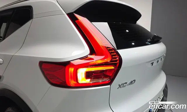 Volvo XC40 2022 2.0 автомат (гидро), миниатюра 8