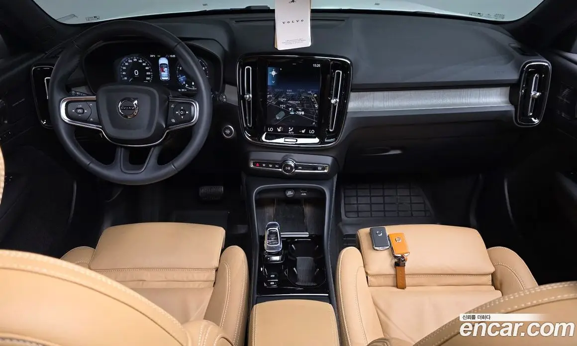 Volvo XC40 2022 2.0 автомат (гидро), фото 9