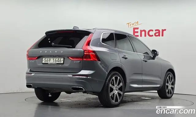 Volvo XC60 2018 2.0 автомат (гидро), миниатюра 2