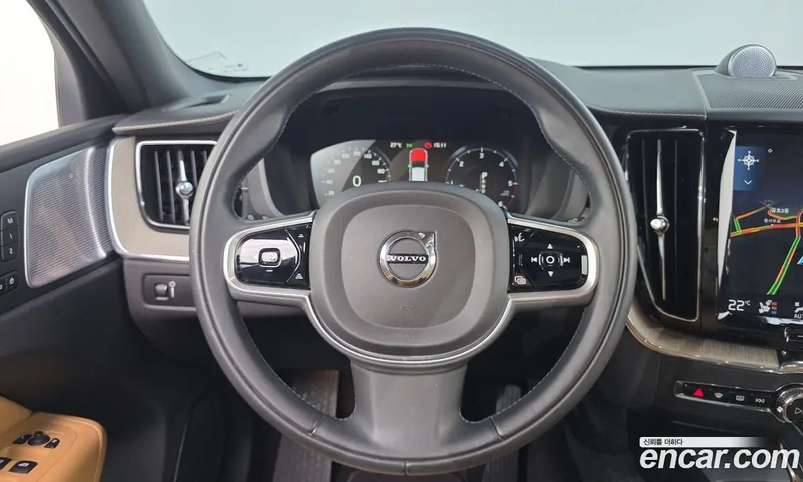 Volvo XC60 2018 2.0 автомат (гидро), фото 13