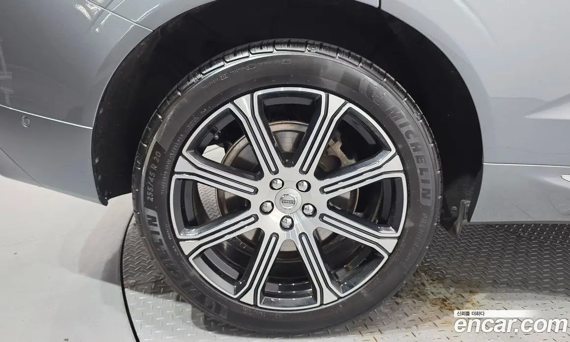 Volvo XC60 2018 2.0 автомат (гидро), фото 5