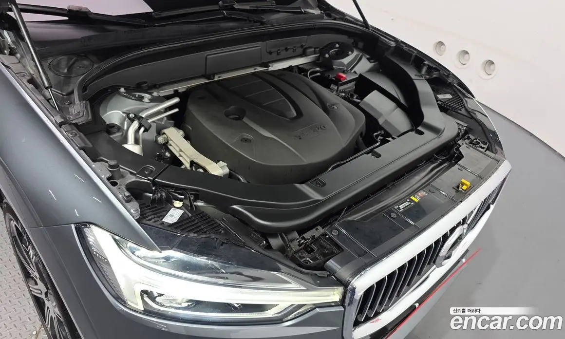 Volvo XC60 2018 2.0 автомат (гидро), фото 6