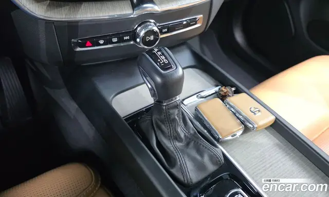 Volvo XC60 2018 2.0 автомат (гидро), миниатюра 9