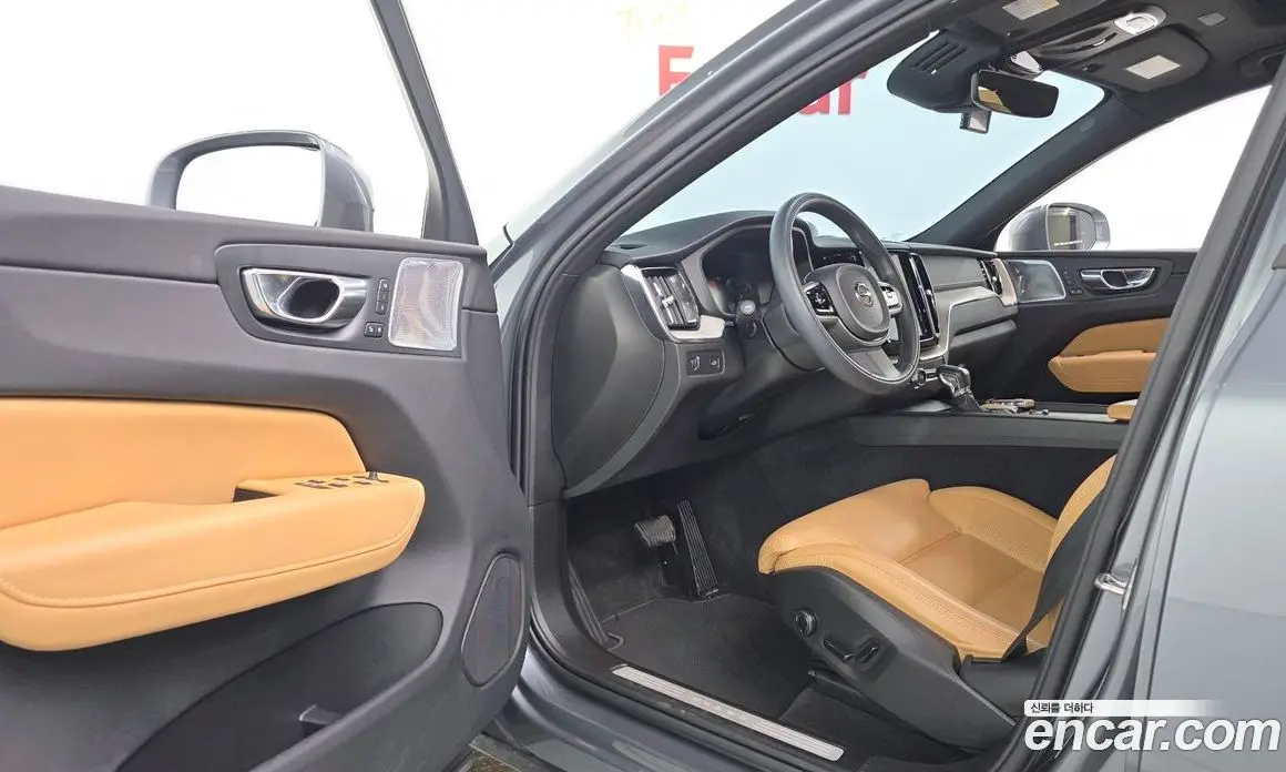 Volvo XC60 2018 2.0 автомат (гидро), фото 10
