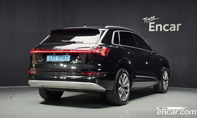 Audi e-tron 2021 0.2 автомат (гидро), миниатюра 2