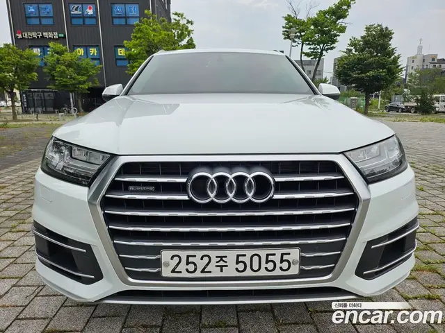 Audi Q7 2019 2.0 автомат (гидро), миниатюра 1