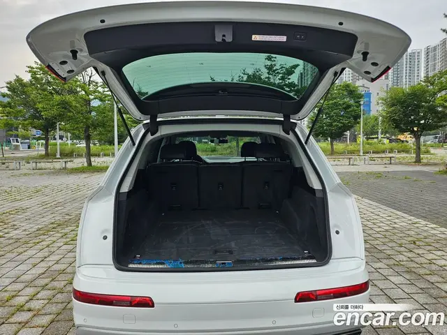 Audi Q7 2019 2.0 автомат (гидро), миниатюра 8