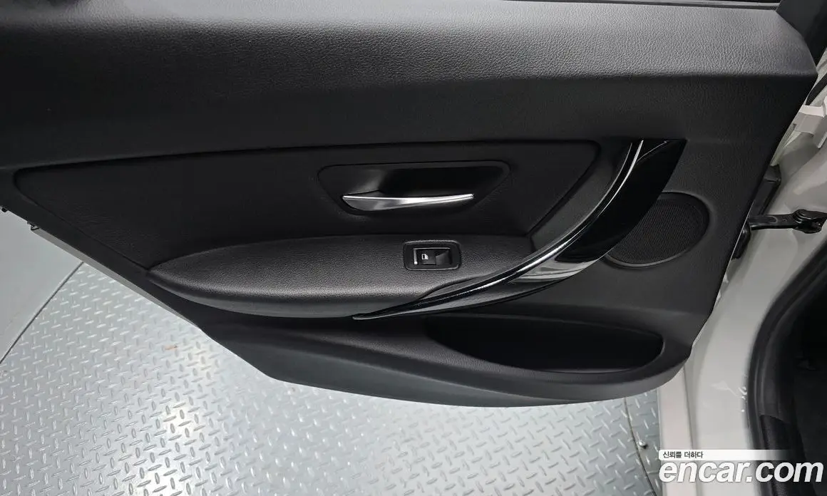 BMW 3 серия 2017 2.0 автомат (гидро), фото 15