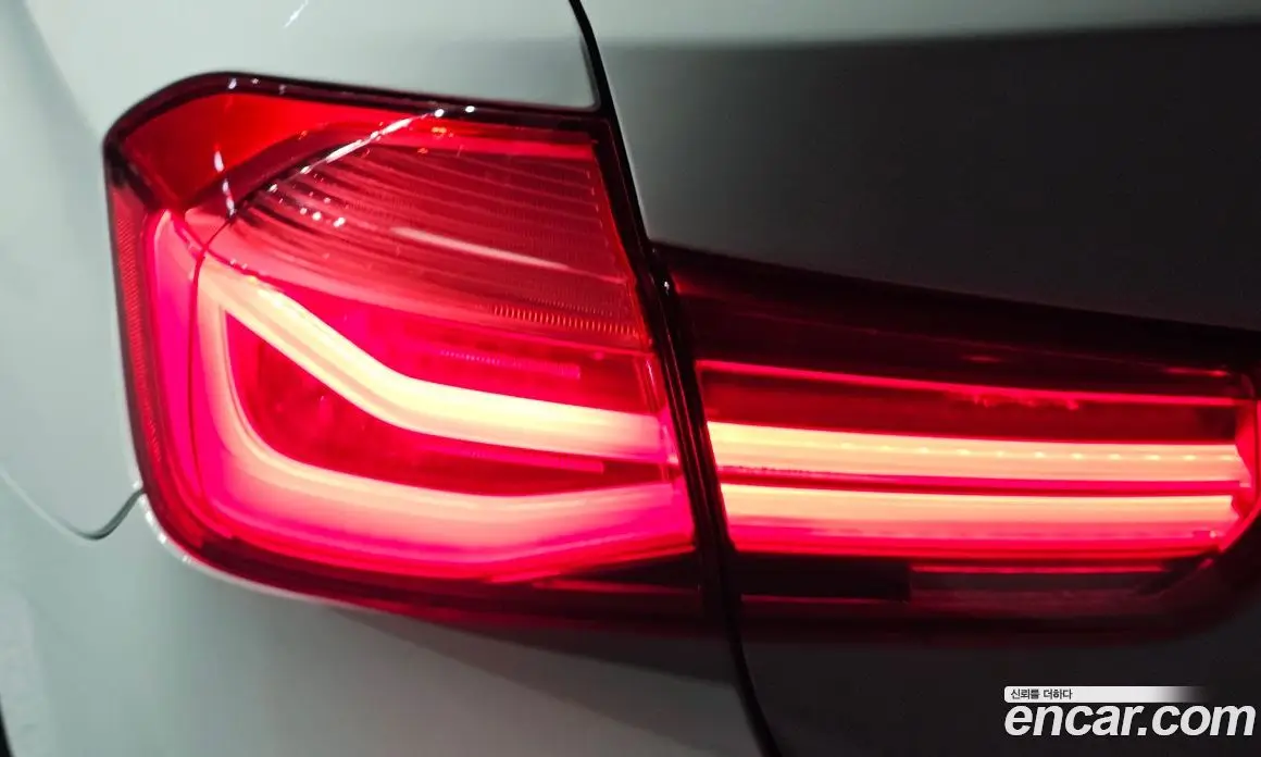BMW 3 серия 2017 2.0 автомат (гидро), фото 9