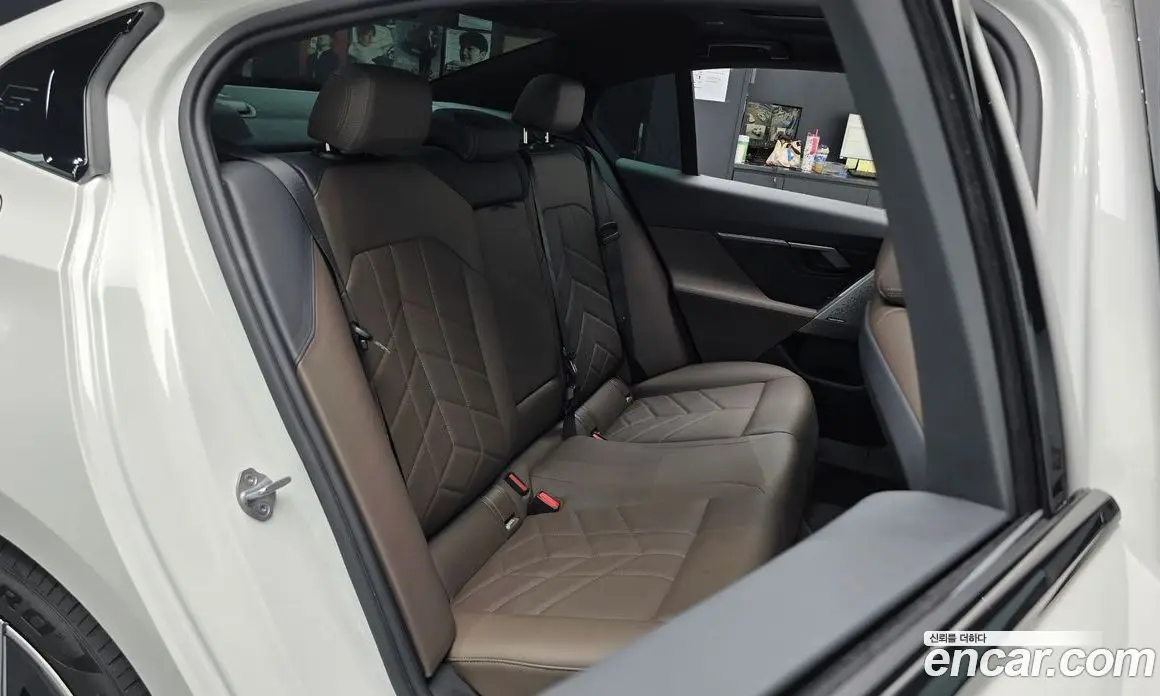 BMW 5 серия 2023 2.0 автомат (гидро), фото 15