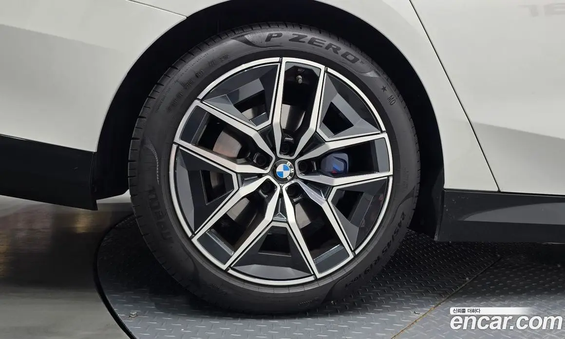 BMW 5 серия 2023 2.0 автомат (гидро), фото 4