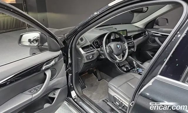 BMW X1 2022 2.0 автомат (гидро), миниатюра 11
