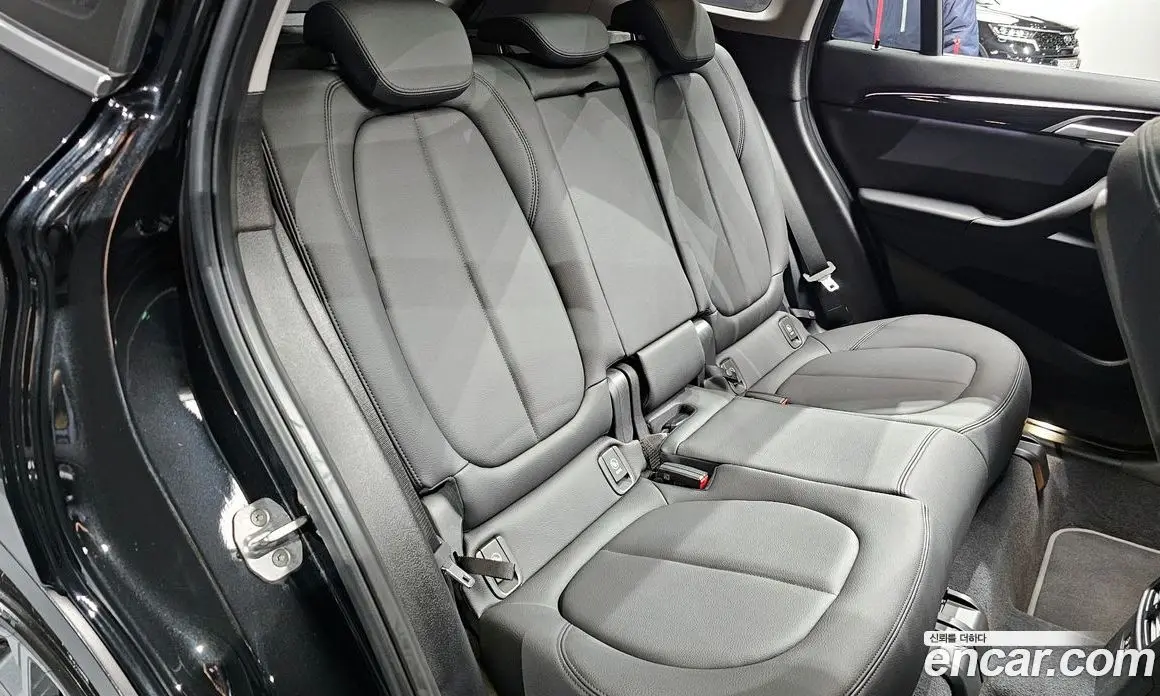 BMW X1 2022 2.0 автомат (гидро), фото 12