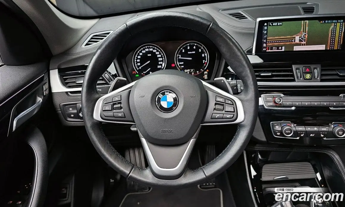 BMW X1 2022 2.0 автомат (гидро), фото 13