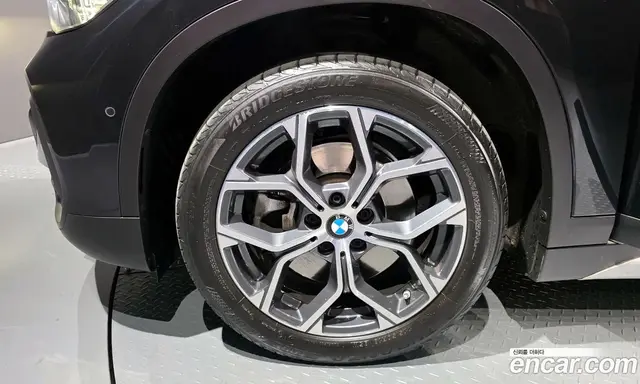 BMW X1 2022 2.0 автомат (гидро), миниатюра 5