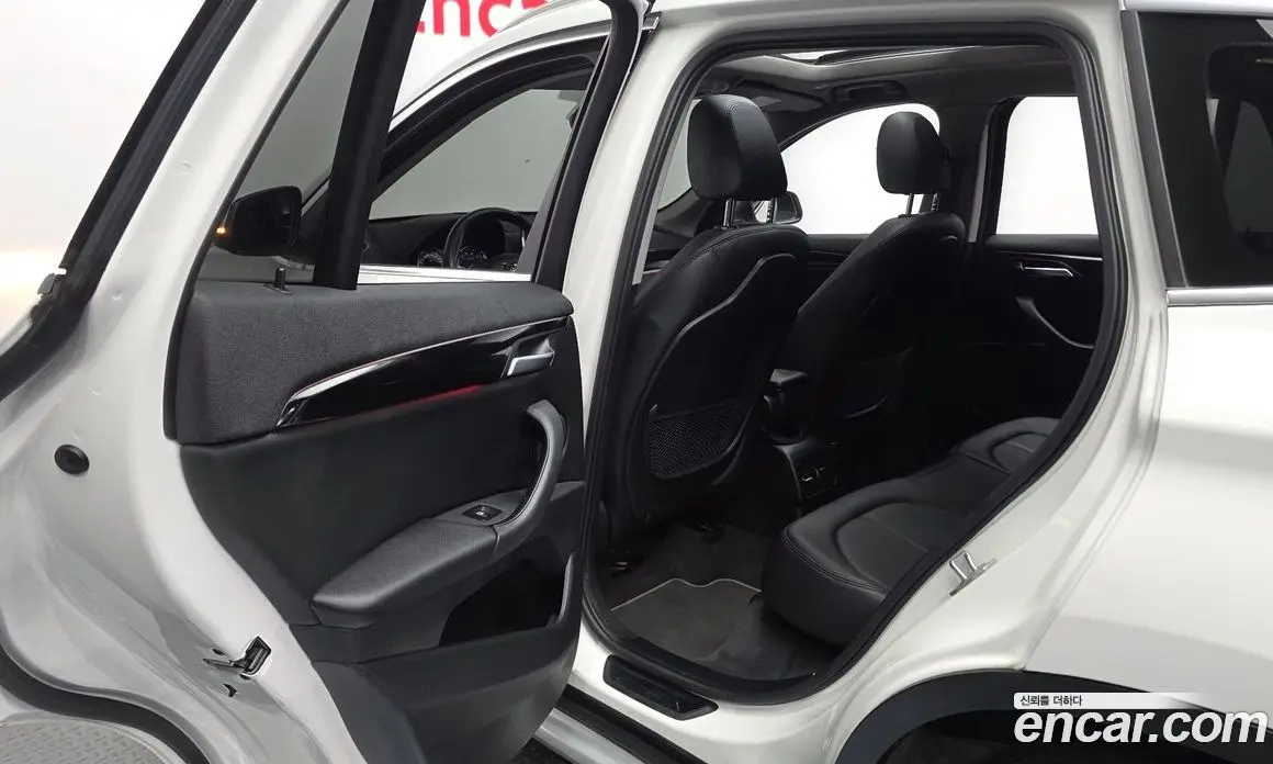 BMW X1 2022 2.0 автомат (гидро), фото 16
