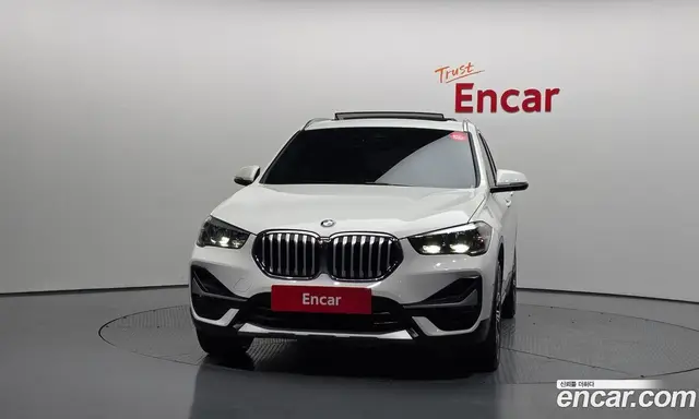 BMW X1 2022 2.0 автомат (гидро), миниатюра 3