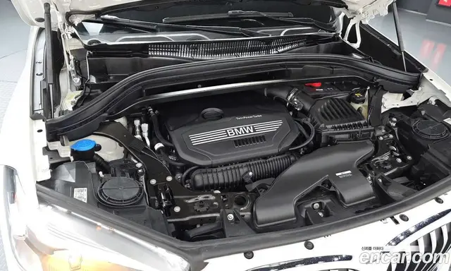 BMW X1 2022 2.0 автомат (гидро), миниатюра 6