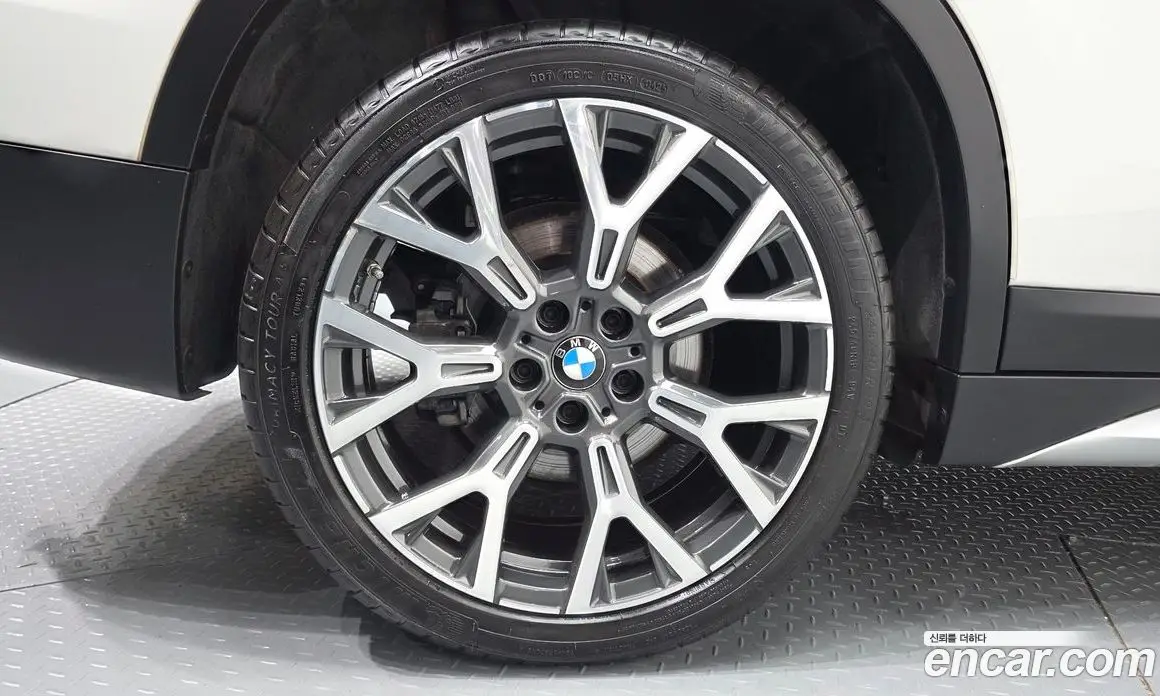 BMW X1 2022 2.0 автомат (гидро), фото 7